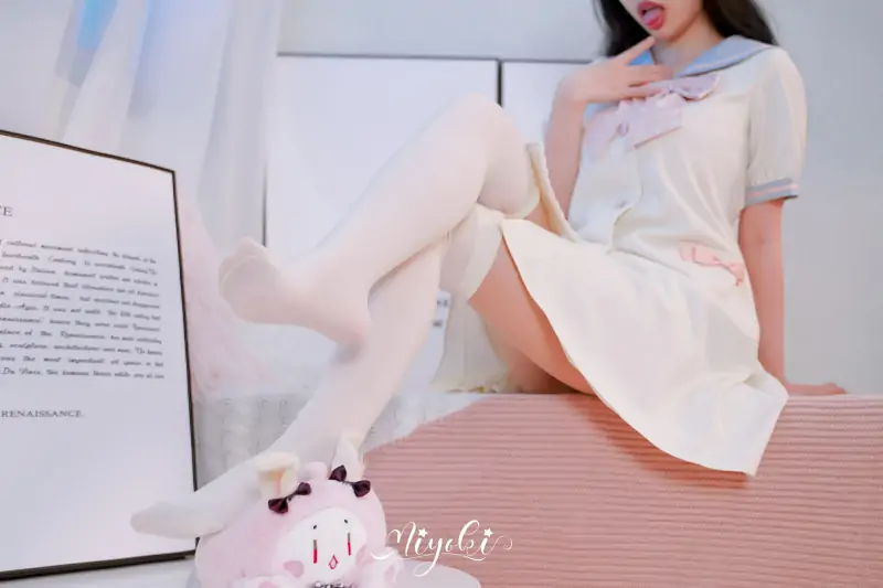 铃木美咲 MisakiSuzuki – 38分钟 现役JK的美脚连裤袜特别篇 [48P+1V/1.08G]